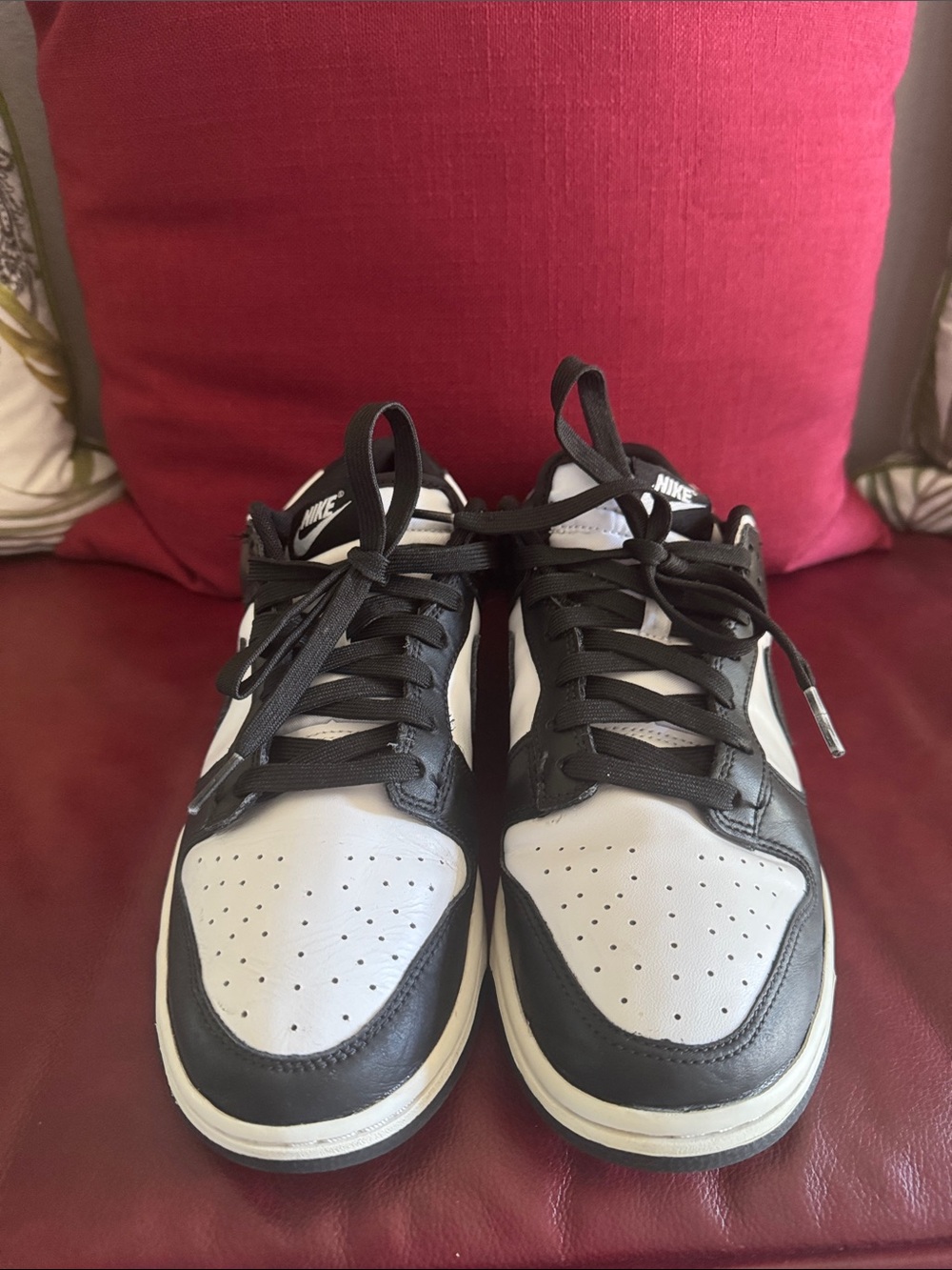 Nike White and Black Low-Top Sneakers